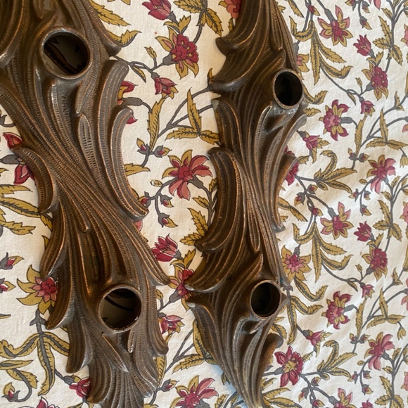 French Provincial Brass Feathered Base - Picture 3 of 11